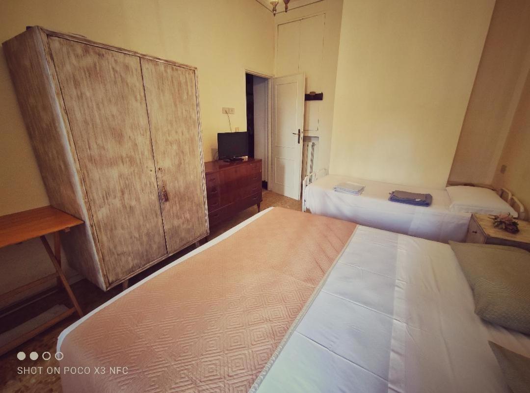 Hotel Delhy Viareggio Bagian luar foto