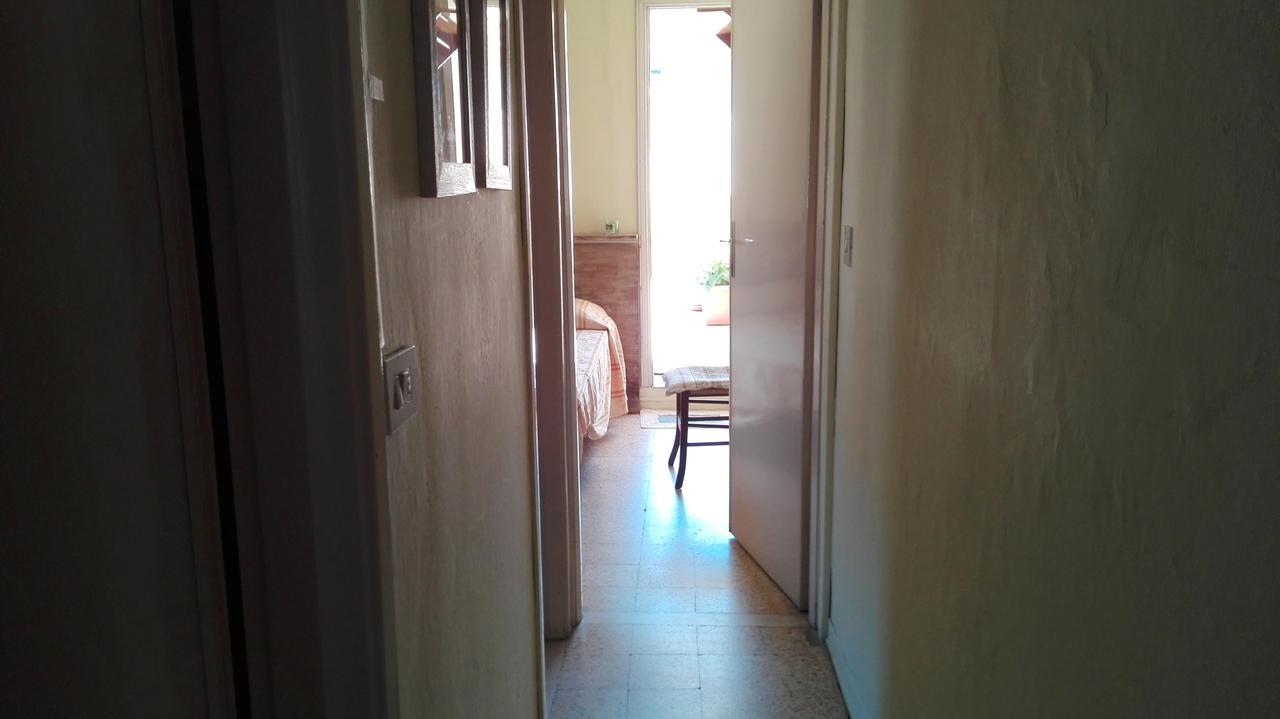 Hotel Delhy Viareggio Bagian luar foto